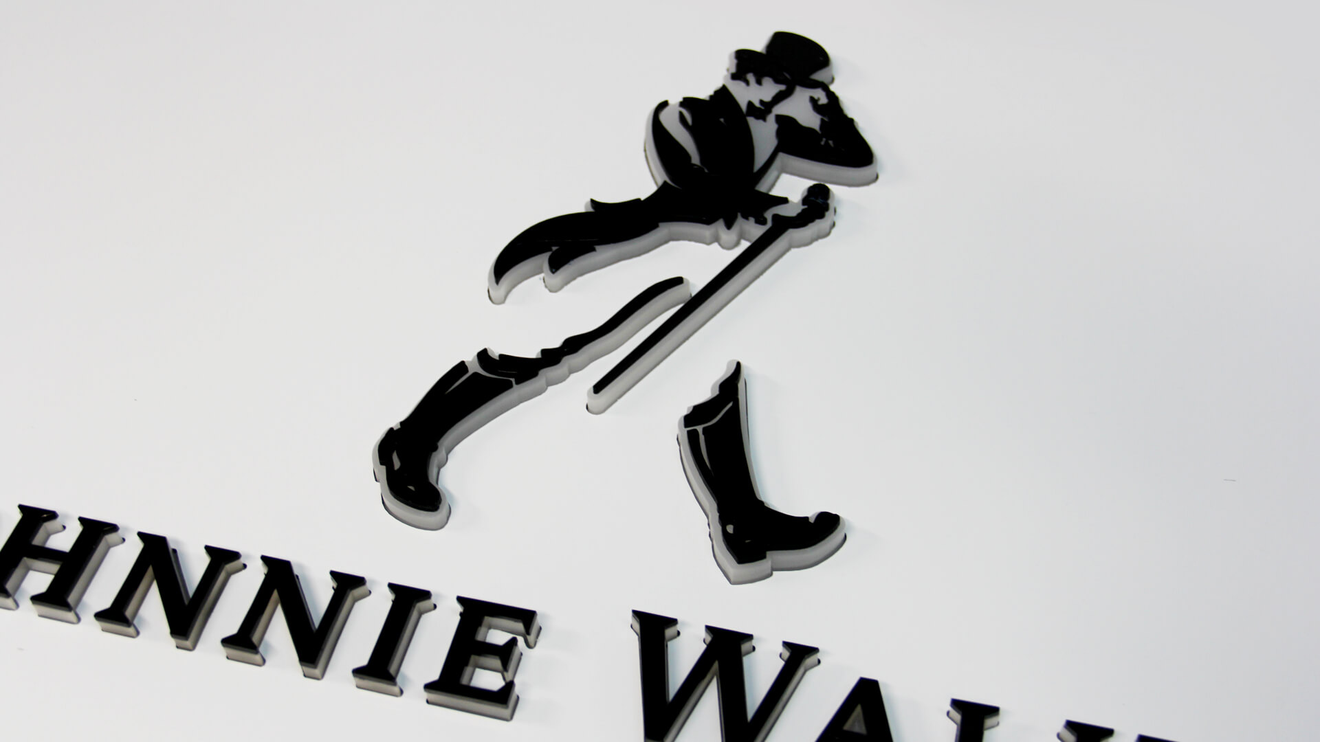 coffers-johnnie-walker-weiss-warming-coffers-revealed-lettering